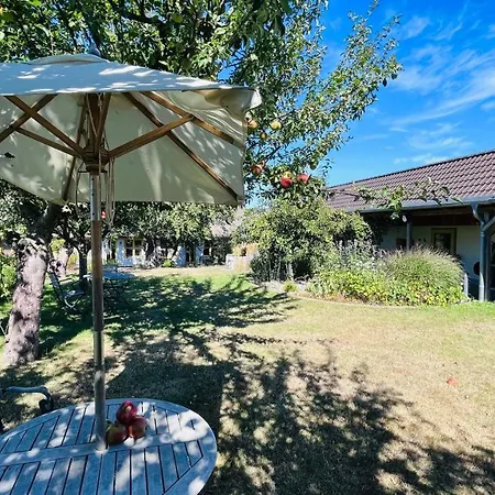 Apartment Im Fischerdorf Unterm Reetdach *