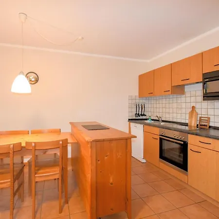 Apartment Im Fischerdorf Unterm Reetdach Lancken-Granitz
