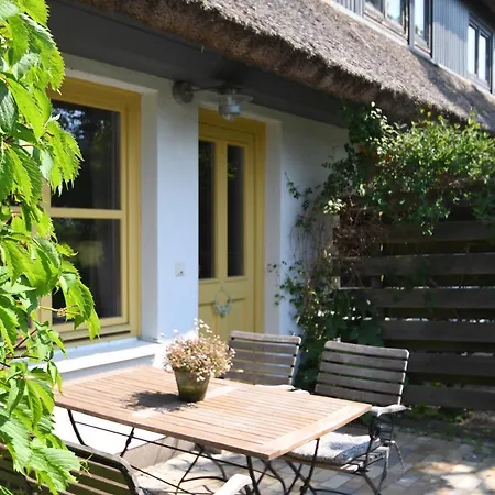 Apartment Im Fischerdorf Unterm Reetdach *