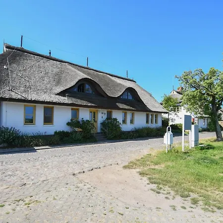 Apartment Im Fischerdorf Unterm Reetdach